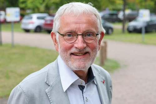 Teilnehmer des Parlamentarischen Abends der Ärztekammer Sachsen-Anhalt im Gespräch zur Gesundheitsversorgung.