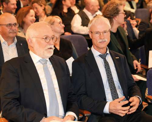 Teilnehmer einer Veranstaltung der Heilberufe Sachsen-Anhalt im Publikum während eines fachlichen Programmpunkts.