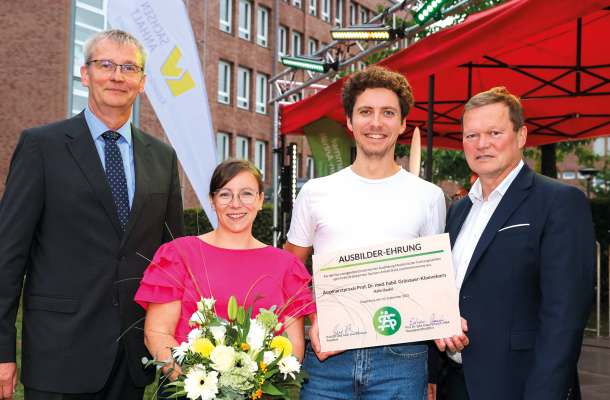 Auszeichnung der besten Ausbildungspraxis beim Parlamentarischen Abend der Ärztekammer Sachsen-Anhalt 2025.